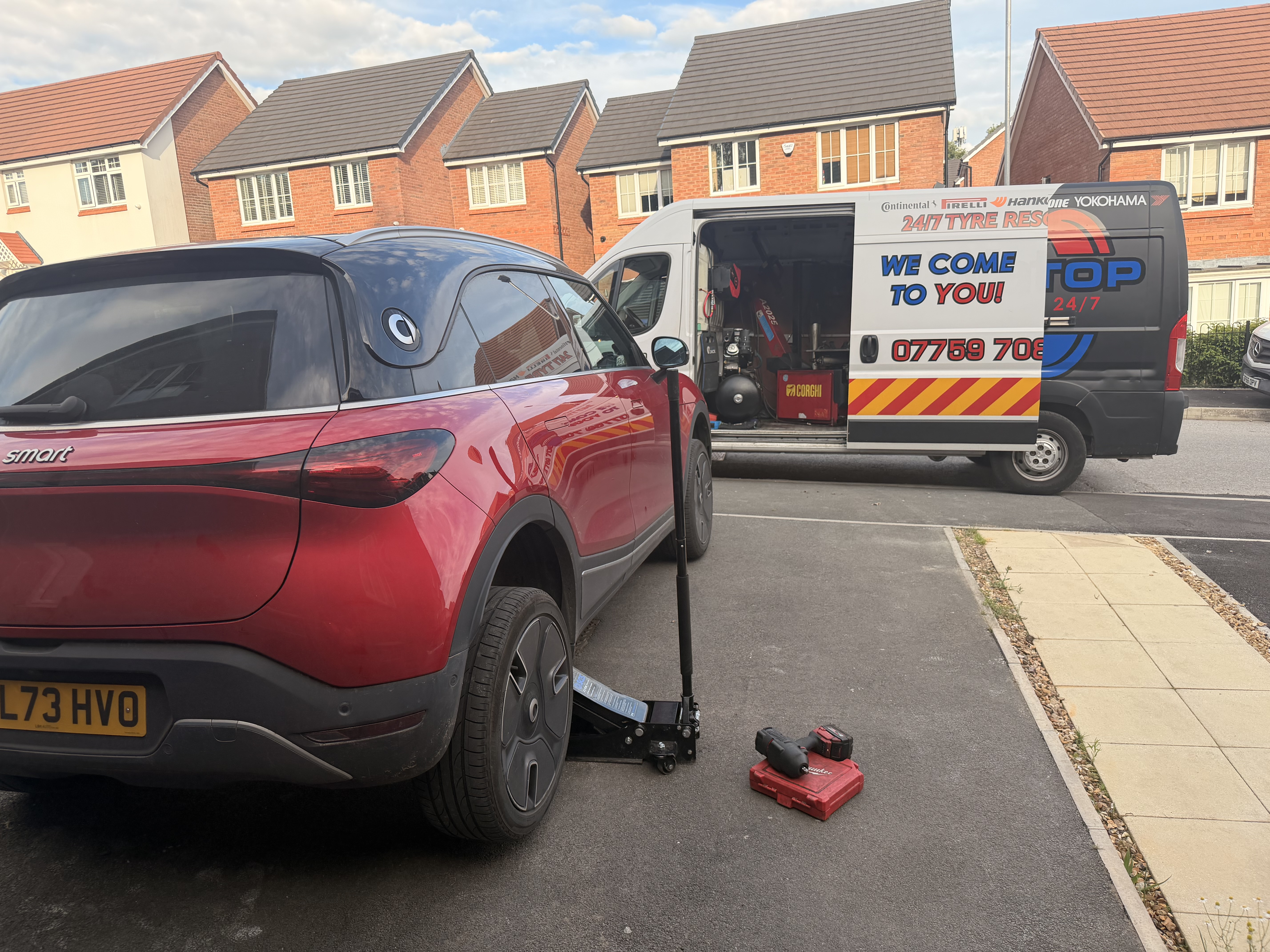 Convenient home tyre replacement for cars, carried out by professional mobile tyre fitters