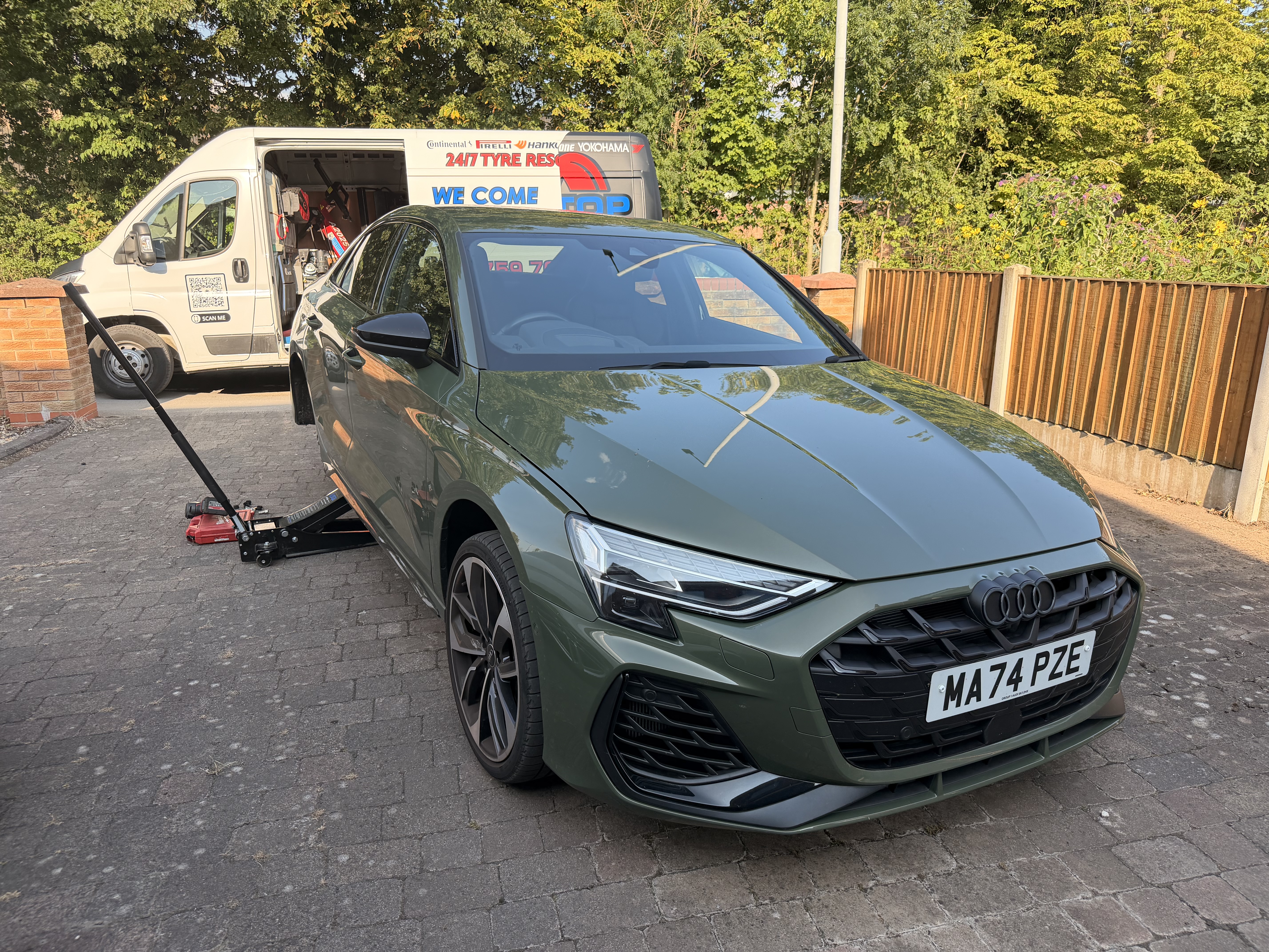 Mobile tyre puncture repair that comes directly to you when you need help