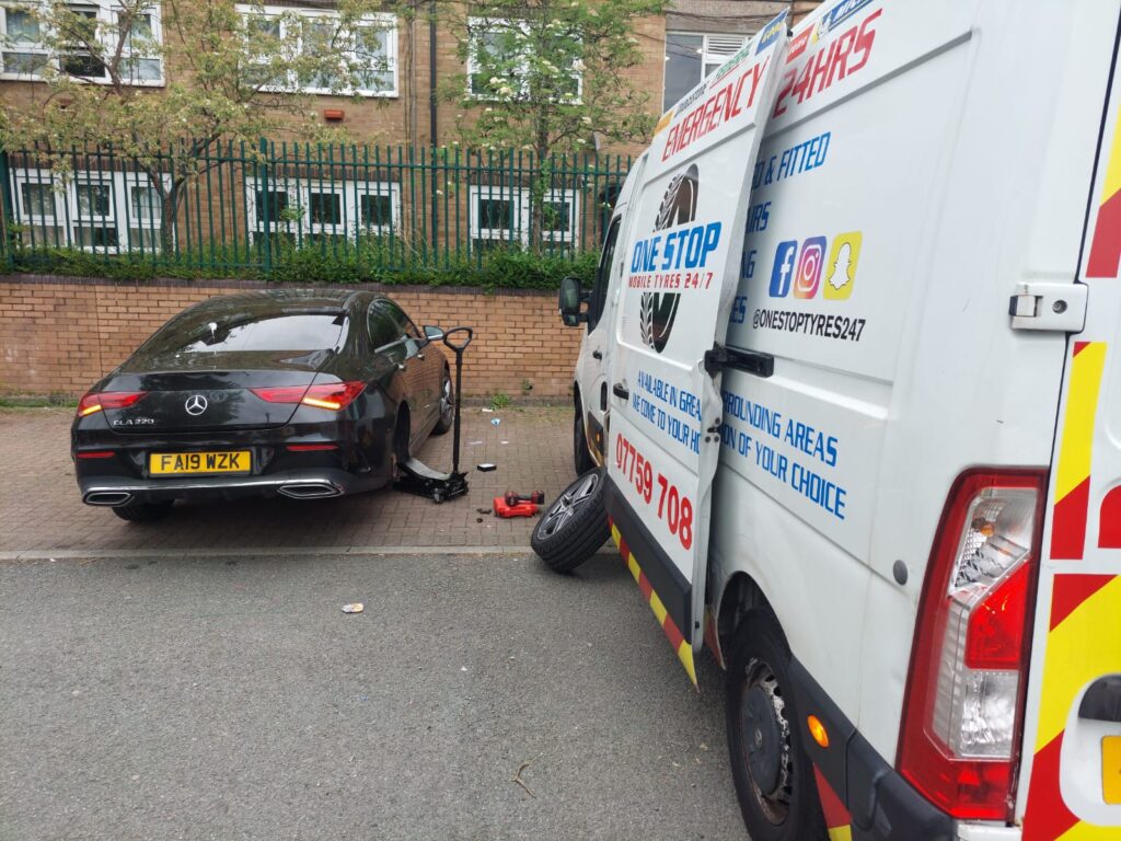 Looking for Mobile Tyre Fitting Scouthead? One Stop Mobile Tyres offers fast emergency tyre replacement, puncture repair and roadside assistance.
