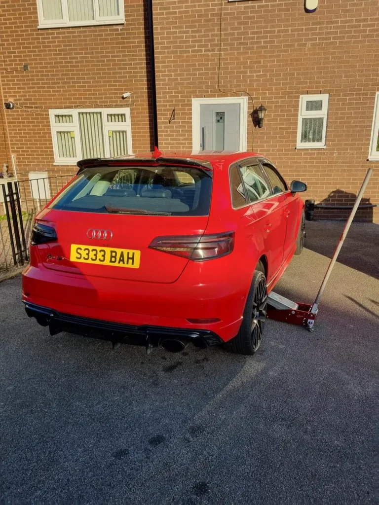 Looking for Mobile Tyre Fitting in Hopwood Hall? One Stop Mobile Tyres offers fast emergency tyre replacement, puncture repair and roadside assistance.